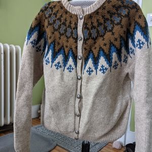 Vintage Saga Knit 100% Wool Sweater